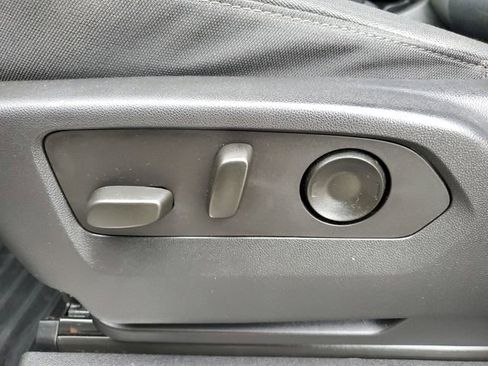 Used 2023 GMC Sierra 1500 SLE image 17