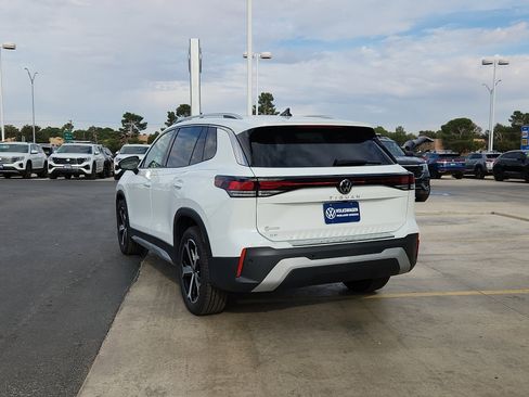 New 2026 Volkswagen Tiguan SE image 5