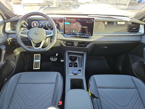 New 2026 Volkswagen Tiguan SE R-Line image 8