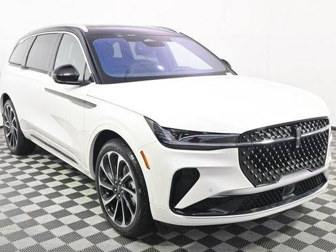 New 2026 Lincoln Nautilus Black Label image 8