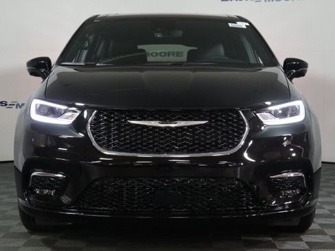 New 2026 Chrysler Pacifica Select image 13