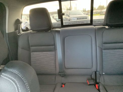 Used 2024 Nissan Frontier SV w/ SV Convenience Package image 23