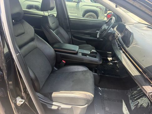 Used 2023 Nissan Ariya AWD image 20