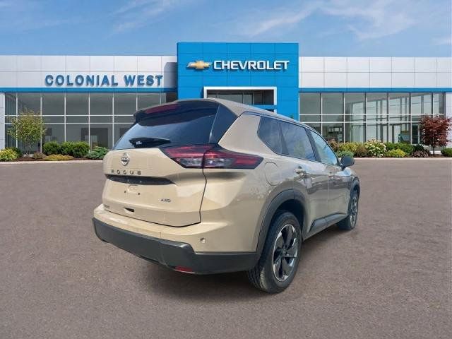 Used 2025 Nissan Rogue SV AWD/4WD image 11