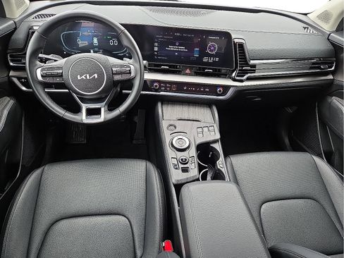 Used 2025 Kia Sportage EX image 11