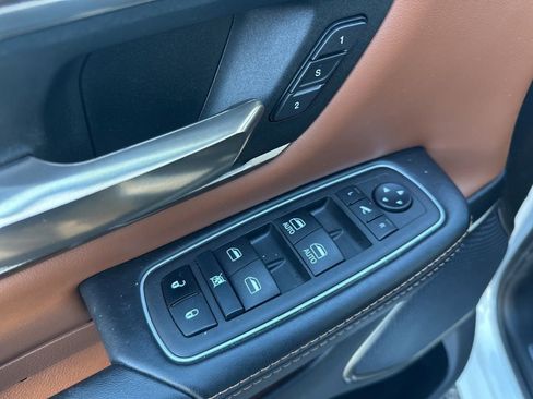 Used 2023 RAM 1500 Limited w/ Body Color Bumper Group image 16