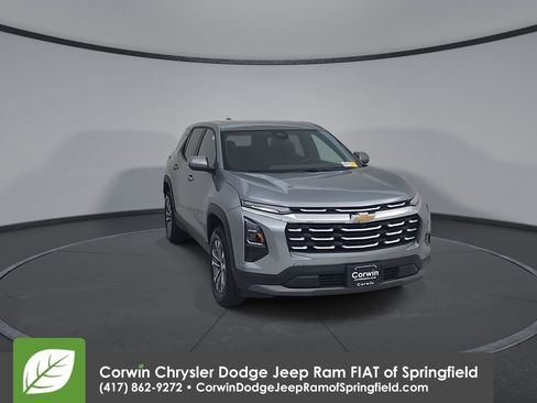 Used 2026 Chevrolet Equinox LT AWD/4WD image 4