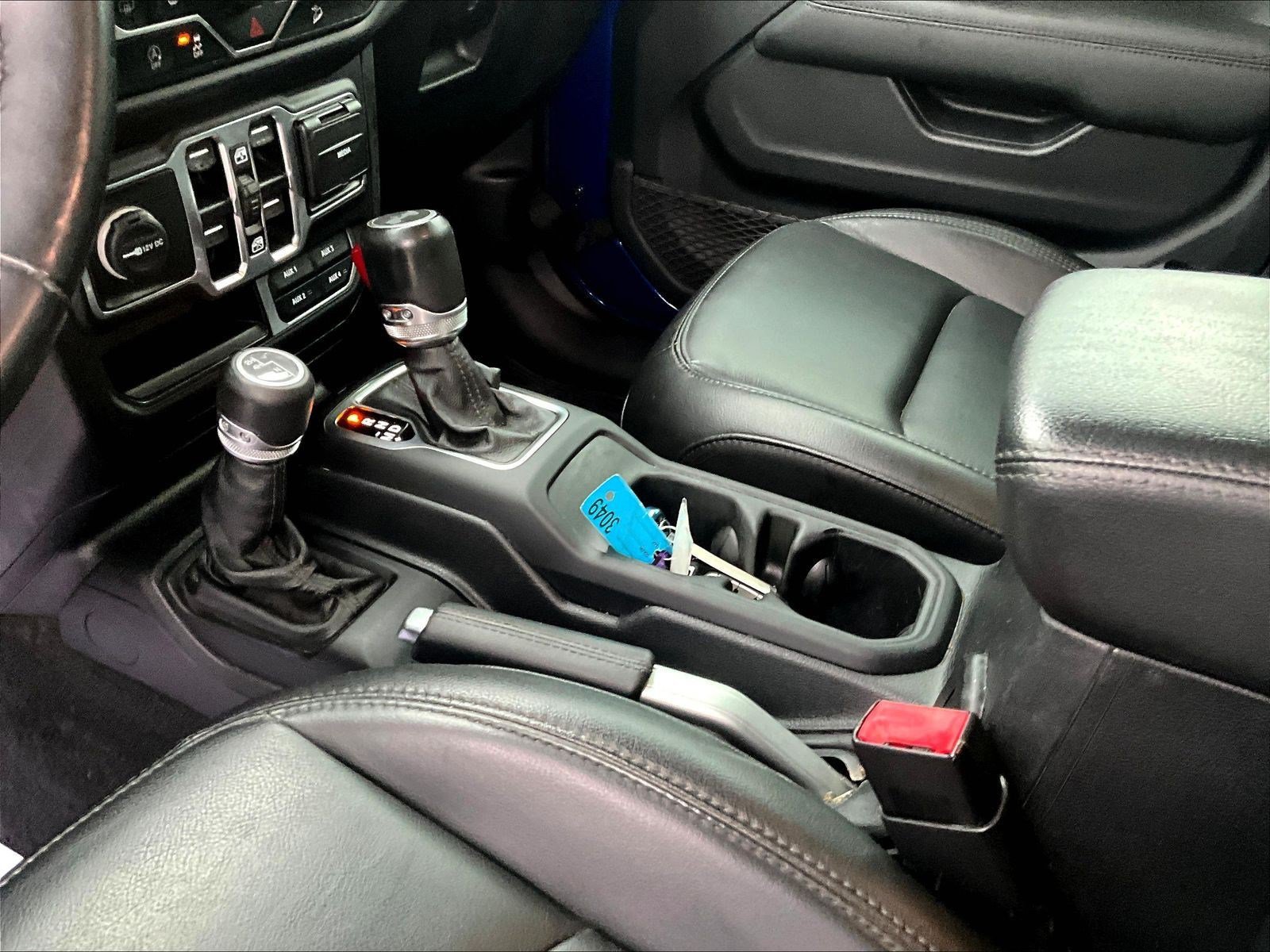 Used 2020 Jeep Wrangler Unlimited Sahara AWD/4WD image 20