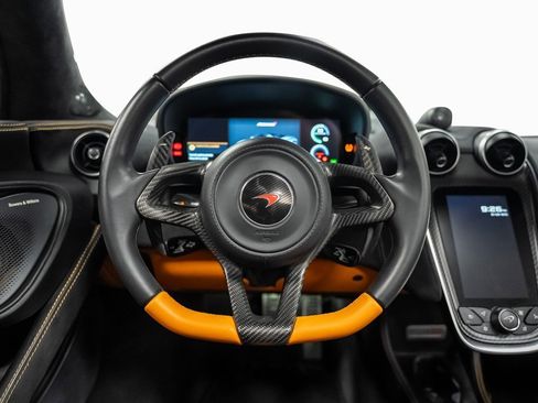 Used 2018 McLaren 570S Spider image 39