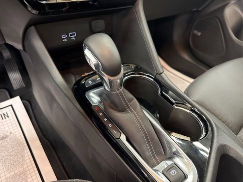 Used 2025 Buick Encore GX Avenir w/ Avenir Technology Package image 36