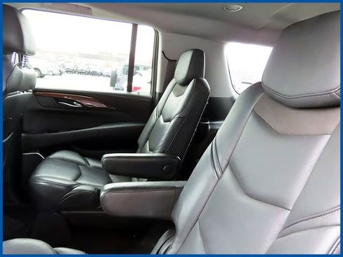 Used 2020 Cadillac Escalade ESV Luxury image 10