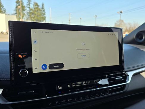 Certified 2025 Toyota Sienna Platinum image 30