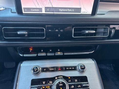 Used 2024 Lincoln Aviator AWD image 22