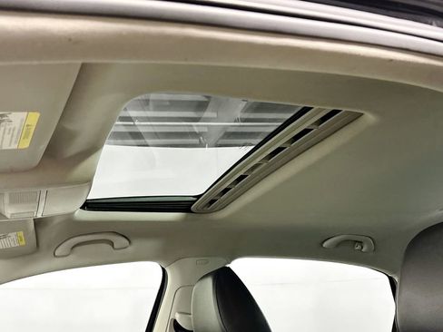 Used 2013 Volkswagen Passat TDI SE image 17