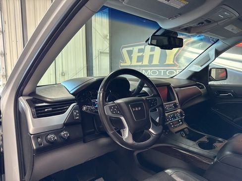 Used 2019 GMC Yukon XL SLT image 6