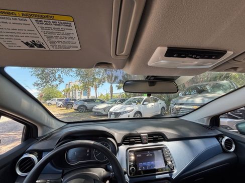 Used 2025 Nissan Versa SV FWD image 35