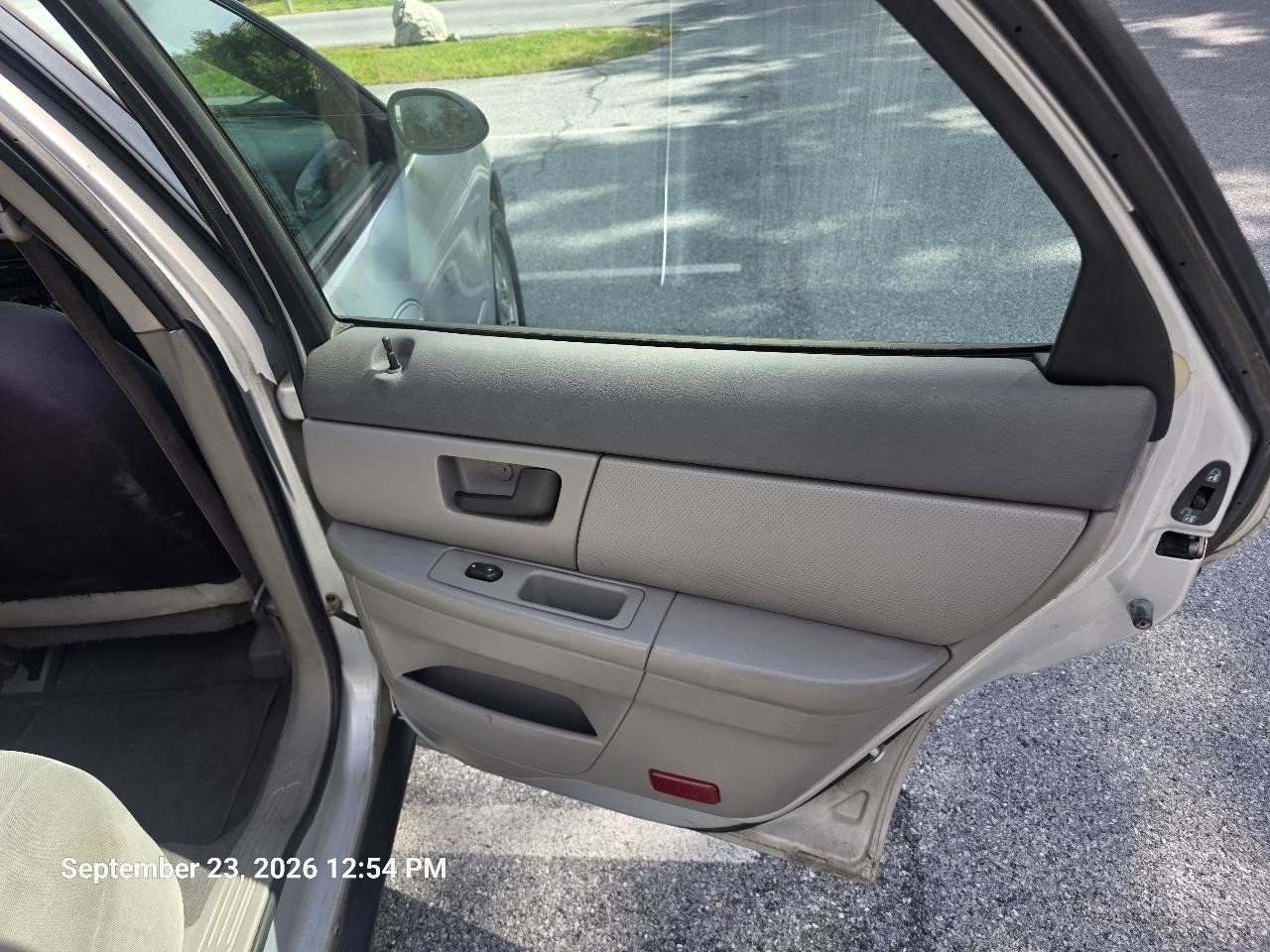 Used 2004 Ford Taurus SES FWD image 16