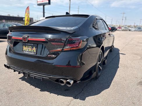 Used 2018 Honda Accord Sport image 9