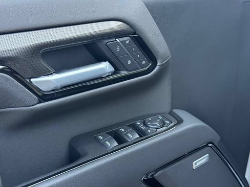 New 2026 GMC Sierra 3500 AT4 w/ AT4 Premium Plus Package AWD/4WD image 18