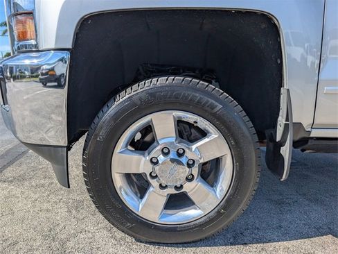 Used 2017 Chevrolet Silverado 2500 LT w/ LT Convenience Package image 6