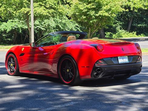 Used 2009 Ferrari California RWD image 4