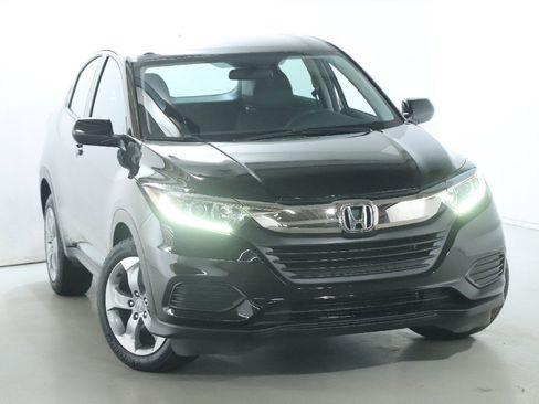 Used 2019 Honda HR-V LX image 2