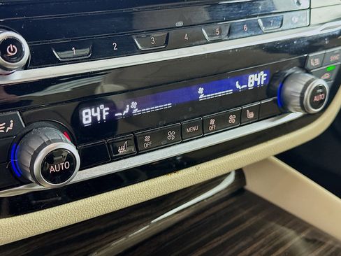 Used 2023 BMW 530i xDrive w/ Premium Package image 24