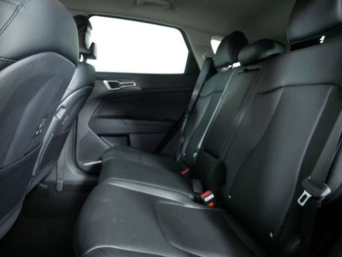 Used 2024 Kia Sportage EX AWD/4WD image 18