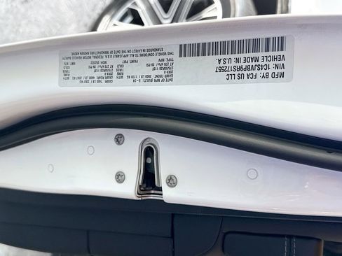 Used 2024 Jeep Wagoneer Series II image 37