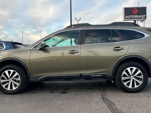 Used 2021 Subaru Outback Premium image 3