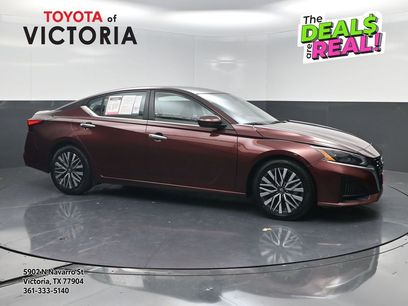 Used 2023 Nissan Altima 2.5 SV