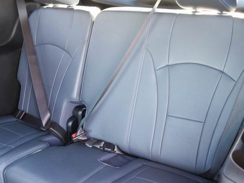 Used 2024 Buick Enclave Premium image 15