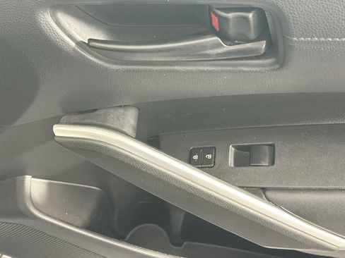 Used 2022 Toyota Corolla Cross LE FWD image 29