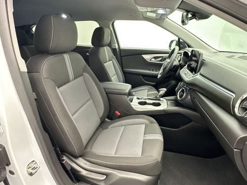 Used 2025 Chevrolet Blazer LT w/ Convenience Package image 29