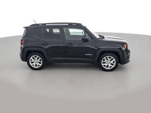 Used 2016 Jeep Renegade Latitude FWD image 4