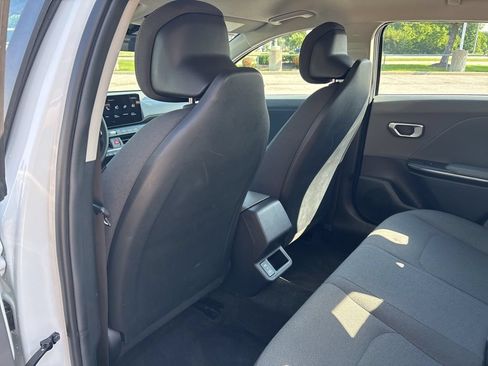 Used 2025 Kia K4 FWD image 38