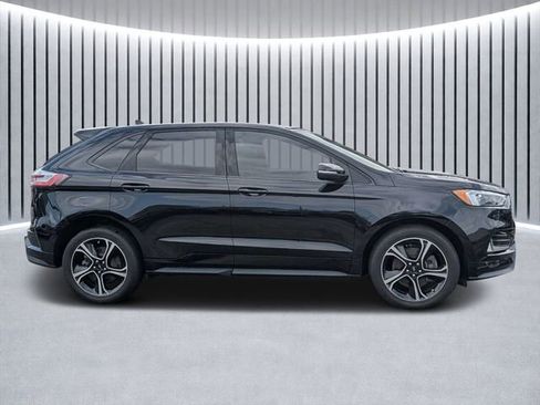 Used 2021 Ford Edge ST image 2