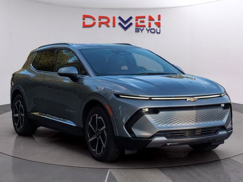 New 2025 Chevrolet Equinox EV LT image 7