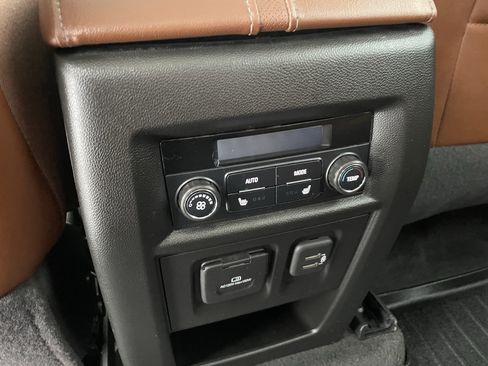 Used 2019 Chevrolet Traverse High Country image 30