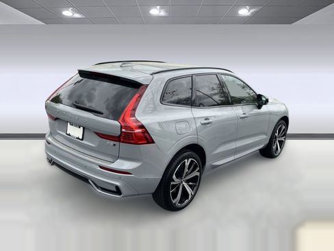 Used 2025 Volvo XC60 B5 Ultra w/ Protection Package Premier image 8