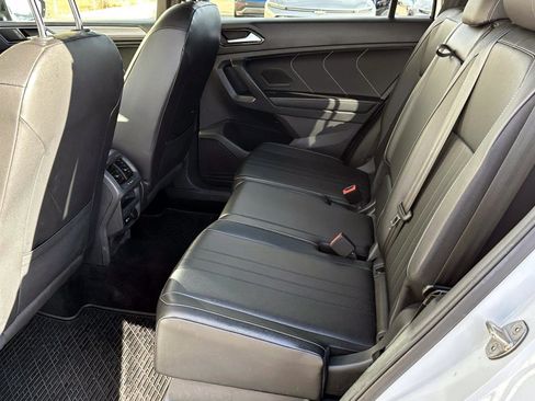 Used 2022 Volkswagen Tiguan SE R-Line image 12