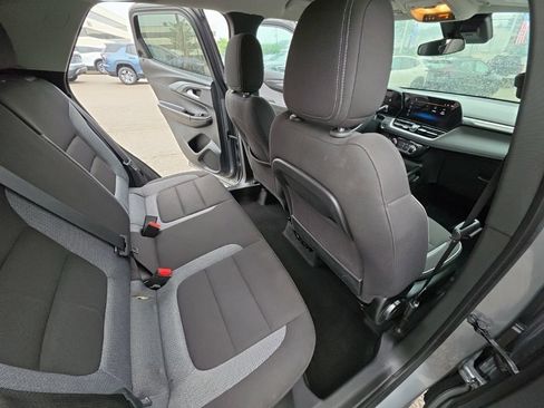Used 2024 Chevrolet TrailBlazer LT FWD image 31