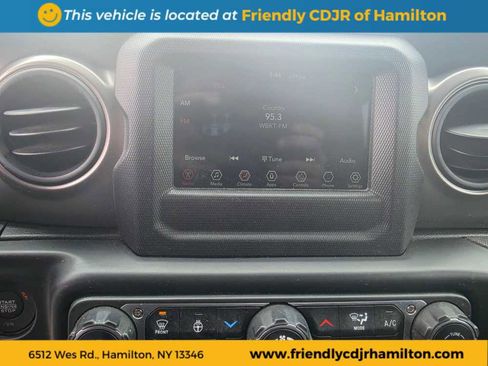 Used 2023 Jeep Gladiator Sport image 15