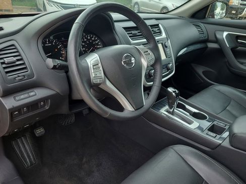 Used 2016 Nissan Altima 2.5 SL w/ 2.5 Technology Package FWD image 13
