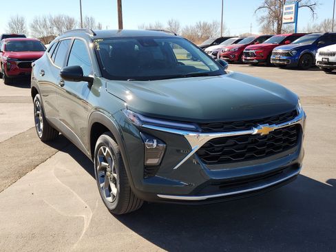 New 2026 Chevrolet Trax LT w/ Driver Confidence Package image 6