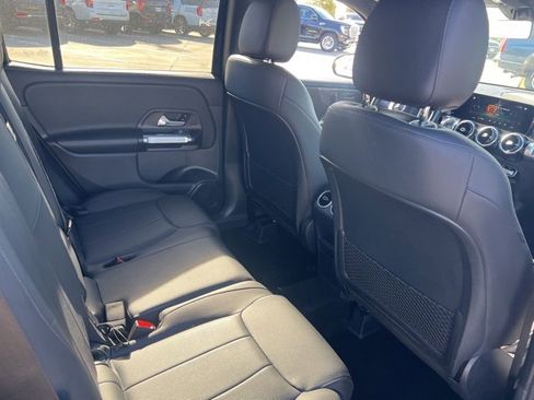 Used 2023 Mercedes-Benz GLB 250 image 8
