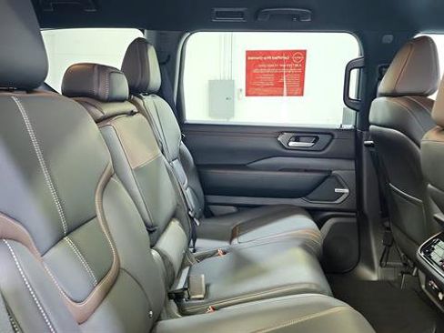 Certified 2025 Nissan Armada SL RWD image 28
