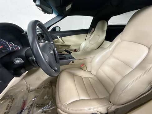 Used 2006 Chevrolet Corvette Coupe w/ Preferred Equipment Group RWD image 3