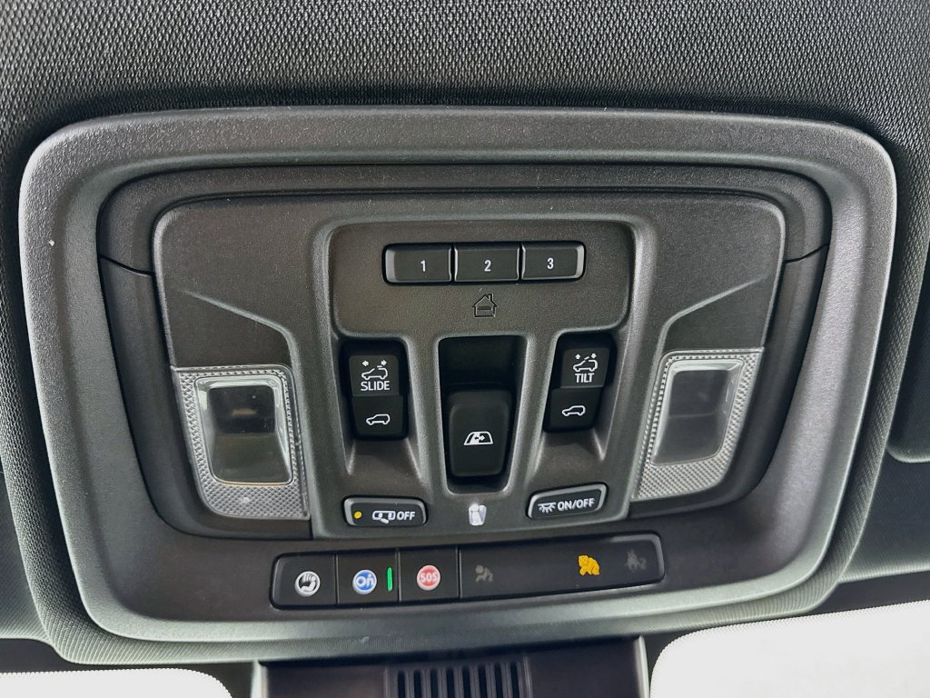 Used 2024 GMC Sierra 2500 AT4 w/ Technology Package AWD/4WD image 18