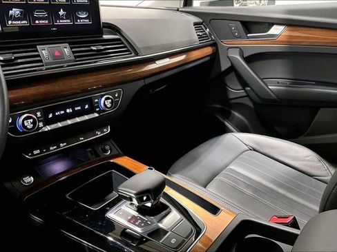 Certified 2023 Audi Q5 2.0T Premium w/ Convenience Package AWD/4WD image 6